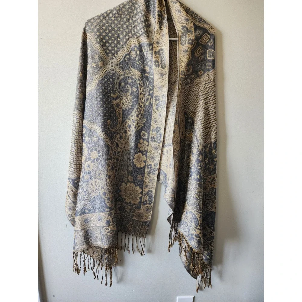 N/A intricate paisley
